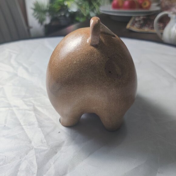 A pig figurine, wallowing in mud. Handpainted and very Realistic with mud spots - Picture 4 of 8